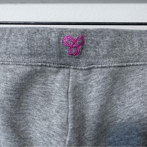 TNA Cropped/Capri Fleece Sweatpants with Drawstring - Small - Picture 5 of 5